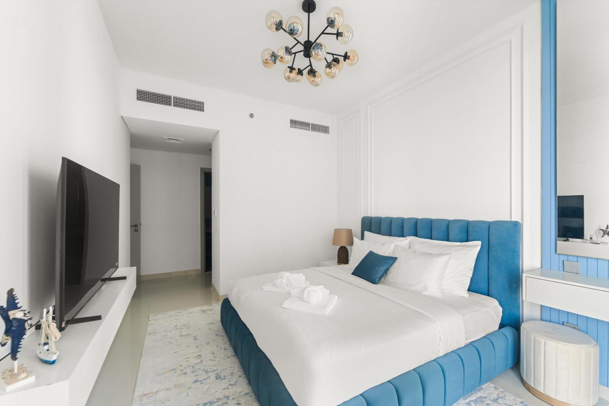 Luxury Emaar Beachfront Beach Isle 1 Appartement
